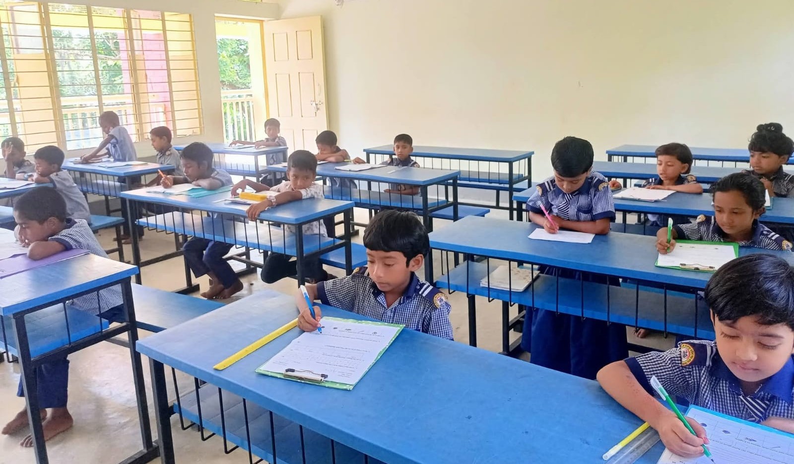 সাতক্ষীরায় প্রাথমিক বিদ্যালয়ে প্রথম প্রান্তিক মূল্যায়ন শুরু